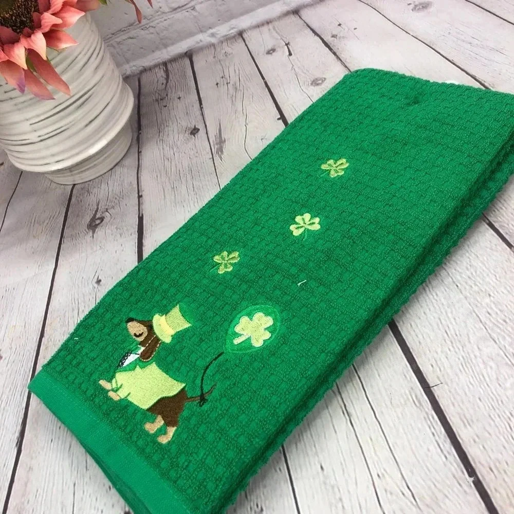 NWT novagratz St Patrick's Day kitchen towel with dachshund leprechaun